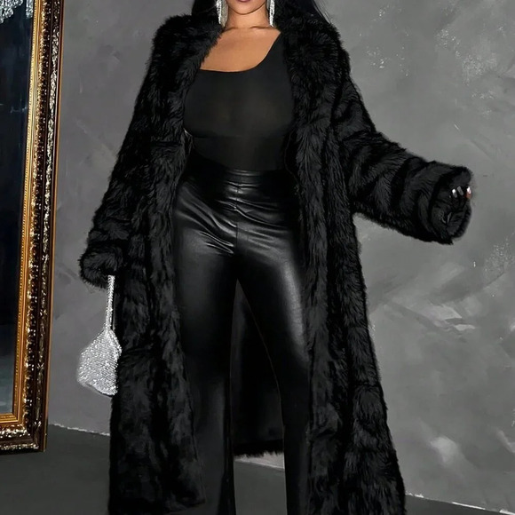 Jackets & Blazers - Black Women's Plus Size Luxury Extra Long Fluffy Coat